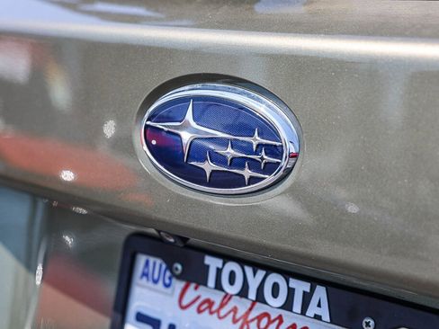 Used 2017 Subaru Outback 2.5i Premium w/ Popular Package #2 AWD/4WD image 25