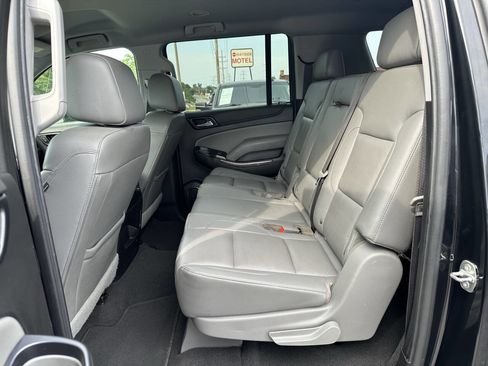 Used 2019 Chevrolet Suburban LT image 18