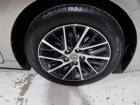 Used 2018 Lexus ES 350 w/ Luxury Package w/Wood Trim FWD image 42
