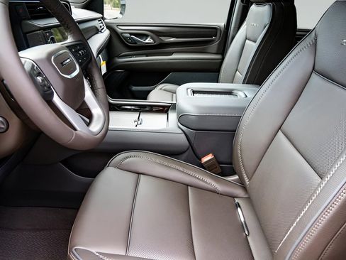 Used 2024 GMC Yukon XL Denali w/ Max Trailering Package AWD/4WD image 10