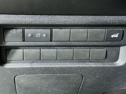 Used 2024 Mitsubishi Outlander SE image 17