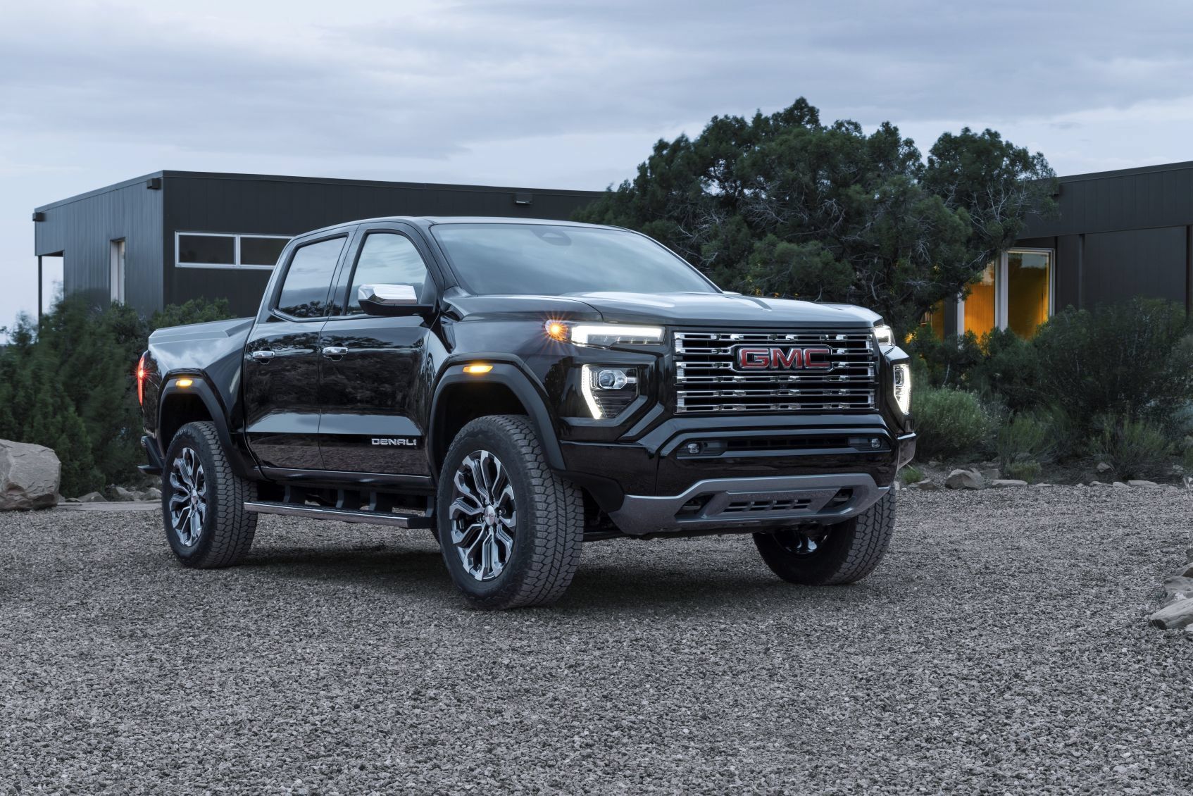 New 2026 GMC Canyon AT4 w/ Technology Plus Package AWD/4WD image 2