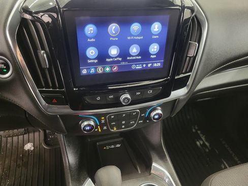 Used 2023 Chevrolet Traverse LT image 7