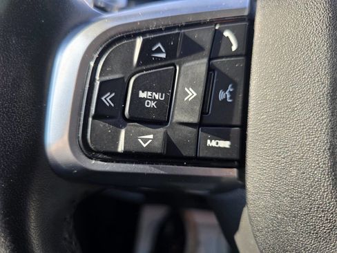 Used 2018 Land Rover Discovery Sport HSE Luxury image 18