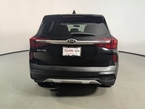 Used 2021 Kia Seltos LX AWD/4WD image 6
