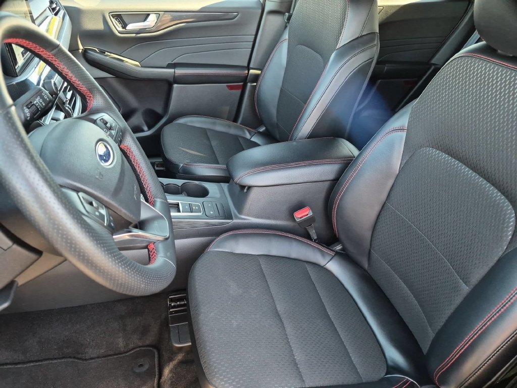 Used 2025 Ford Escape ST-Line AWD/4WD image 25