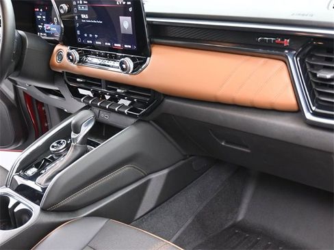 Certified 2025 GMC Canyon AT4 image 28
