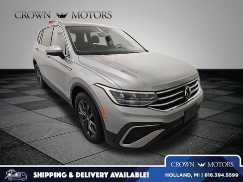 Used 2022 Volkswagen Tiguan SE image 1