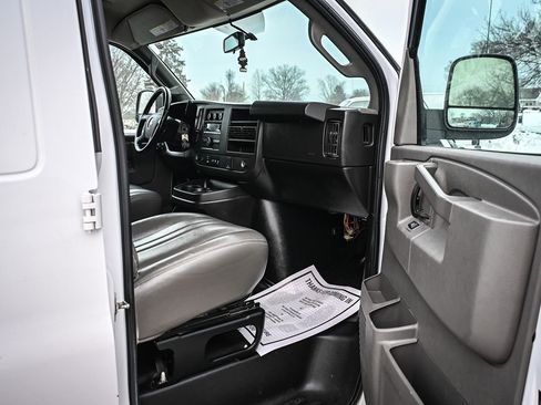 Used 2021 Chevrolet Express 2500 w/ Driver Convenience Package image 10
