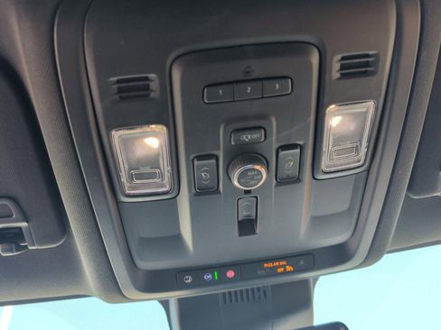 Used 2024 GMC Yukon AT4 AWD/4WD image 30