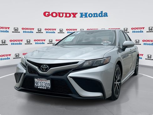 Used 2023 Toyota Camry SE w/ Convenience Package FWD image 1