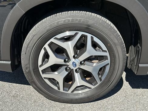 Certified 2023 Subaru Forester Premium AWD/4WD image 8