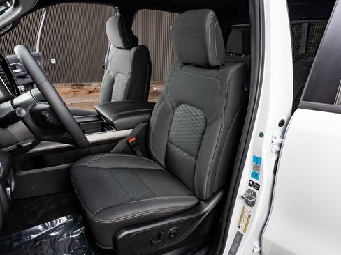Used 2025 RAM 1500 Big Horn AWD/4WD image 28