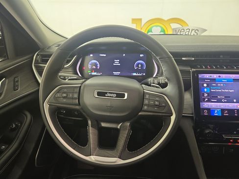 Used 2023 Jeep Grand Cherokee L Limited image 16