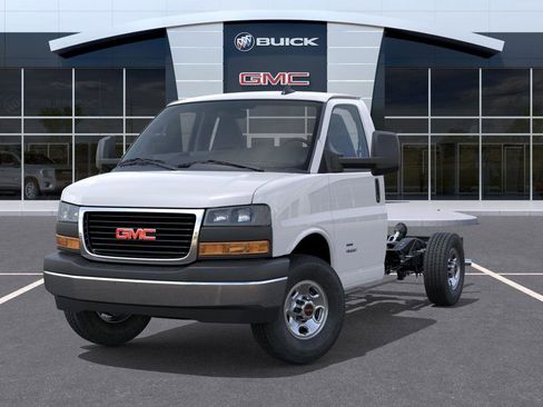 New 2025 GMC Savana 3500 w/ Power Convenience Package RWD image 18