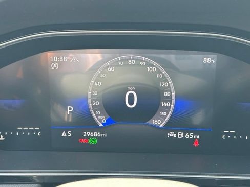 Certified 2025 Volkswagen Jetta Sport FWD image 40