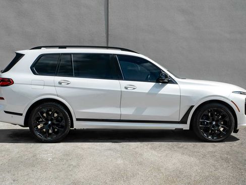 Used 2025 BMW X7 M60i AWD/4WD image 8