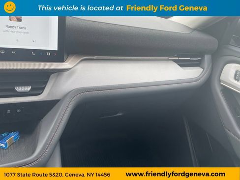 Used 2025 Ford Explorer Active w/ Active Comfort Package AWD/4WD image 28