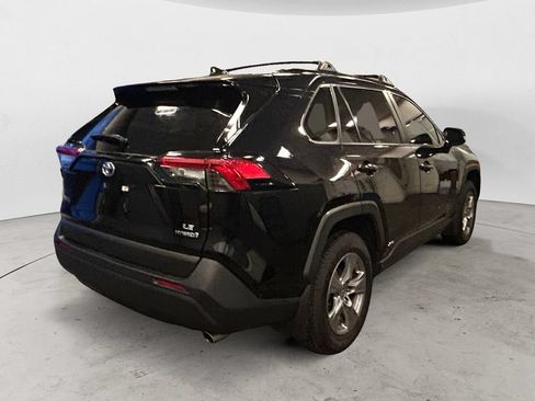 Used 2024 Toyota RAV4 LE AWD/4WD image 5