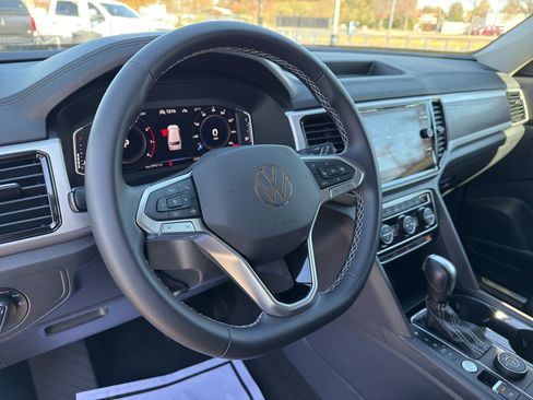 Used 2023 Volkswagen Atlas SE image 36