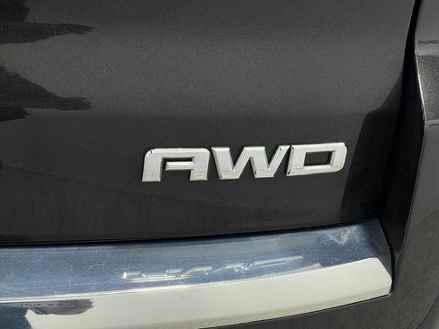 Used 2015 GMC Acadia Denali image 42