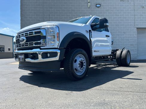 New 2025 Ford F550 4x4 Regular Cab Super Duty image 4