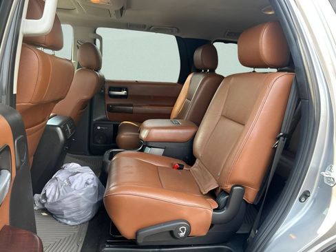 Used 2014 Toyota Sequoia Platinum RWD image 15
