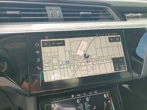 Used 2021 Audi e-tron Premium w/ Convenience Plus Package image 21