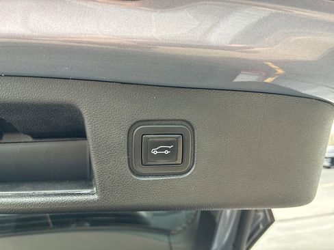 Used 2024 Chevrolet Blazer EV LT AWD/4WD image 31