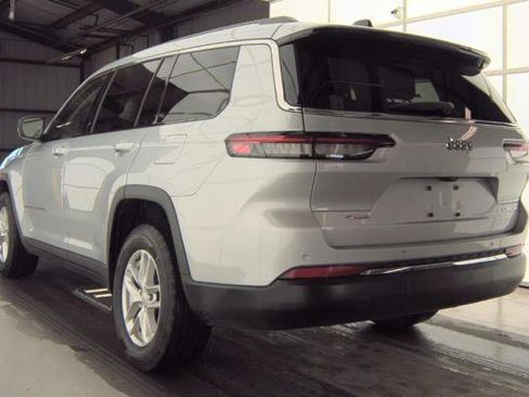 Used 2023 Jeep Grand Cherokee L Laredo image 6
