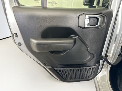 Used 2023 Jeep Wrangler Unlimited w/ Cold Weather Group image 25