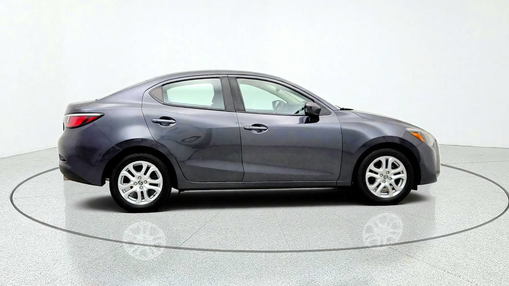 Used 2017 Toyota Yaris iA FWD image 4