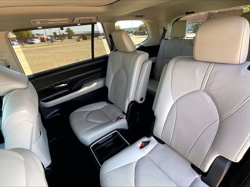 Used 2025 Toyota Grand Highlander FWD image 29