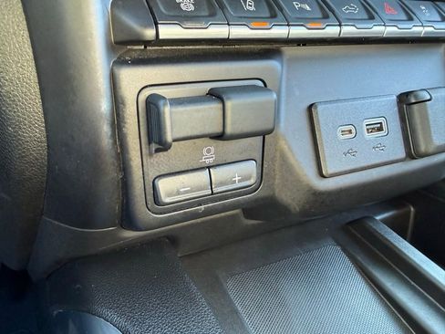 Used 2023 Chevrolet Silverado 2500 LTZ w/ LTZ Premium Package image 27