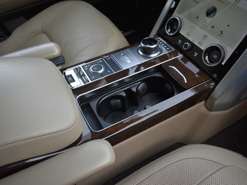 Used 2020 Land Rover Range Rover Long Wheelbase HSE image 28