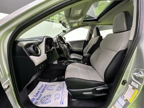 Used 2016 Toyota RAV4 XLE AWD/4WD image 17
