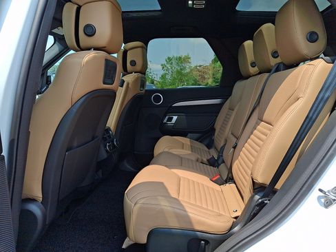 New 2026 Land Rover Discovery Dynamic SE AWD/4WD image 8