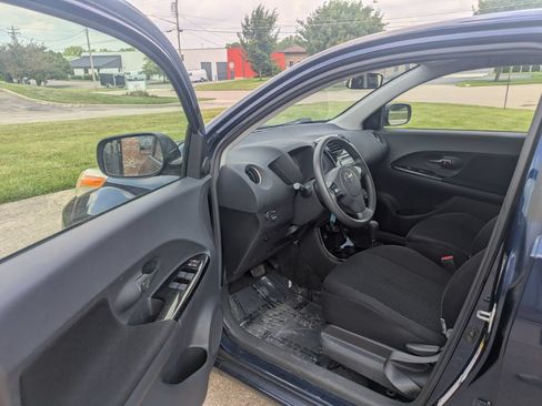 Used 2008 Scion xD FWD image 9