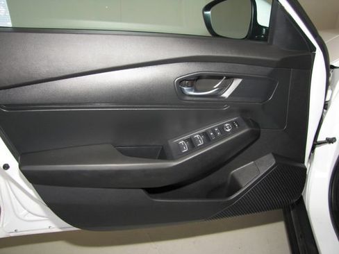 Certified 2025 Honda Accord LX image 9