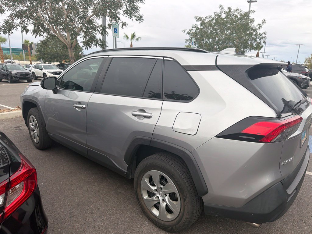 Used 2019 Toyota RAV4 LE w/ Carpet Mat Package FWD image 8