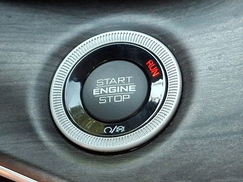 Used 2023 Jeep Grand Cherokee L Limited AWD/4WD image 25