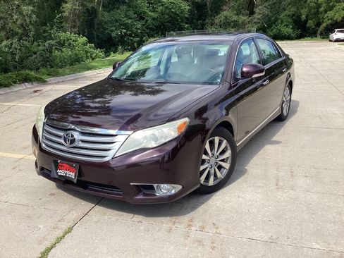 Used 2011 Toyota Avalon Limited FWD image 1