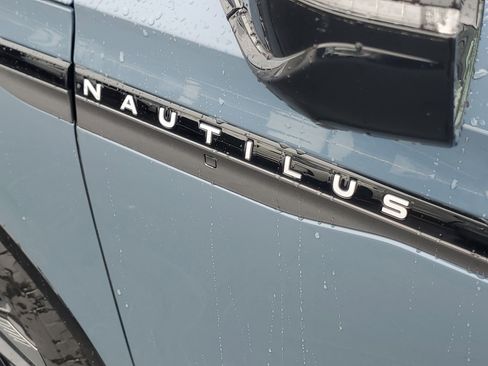 New 2026 Lincoln Nautilus Reserve w/ Jet Appearance Package image 7