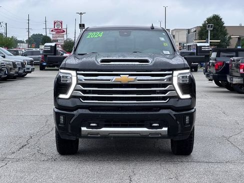 Used 2024 Chevrolet Silverado 2500 High Country AWD/4WD image 2