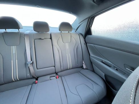 Used 2025 Hyundai Elantra SEL image 36