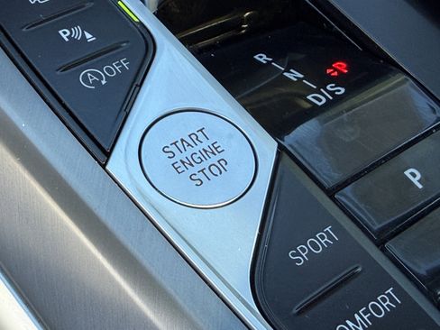 Used 2025 BMW M440i Coupe w/ Premium Package image 27