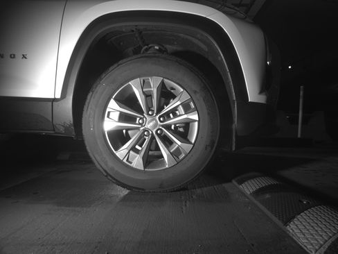 Used 2025 Chevrolet Equinox LT image 13