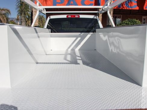 Used 2018 RAM 3500 Tradesman w/ Chrome Appearance Group image 9