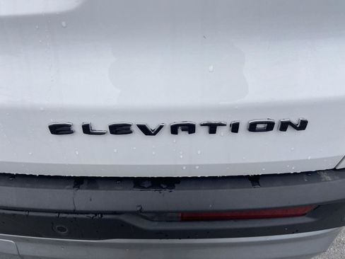 Used 2025 GMC Acadia Elevation AWD/4WD image 15