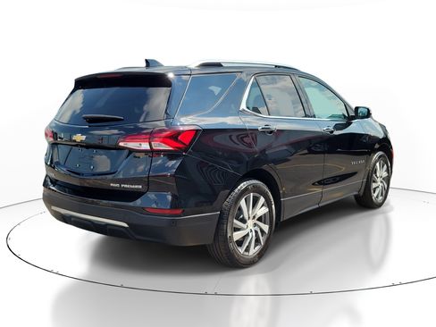 Used 2023 Chevrolet Equinox Premier AWD/4WD image 4